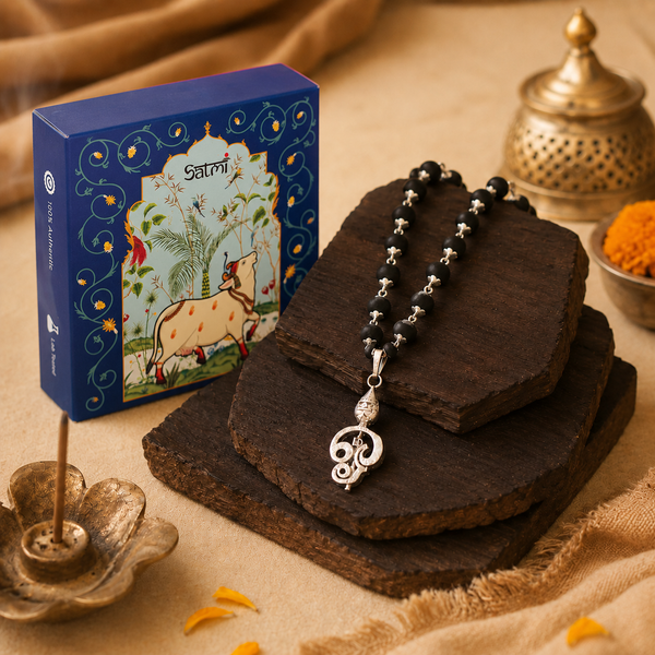 Murgan vel pendant karungali mala